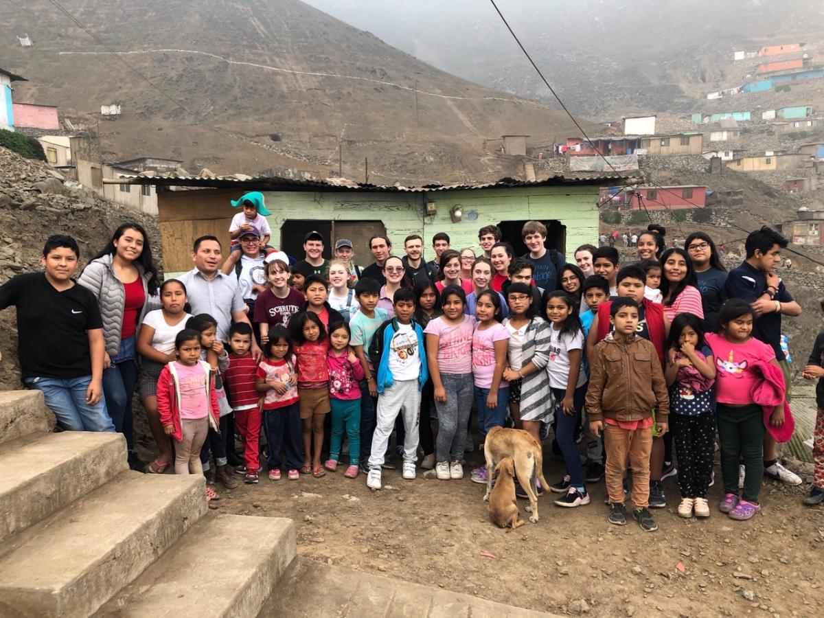 Group picture of the 2019 Youth Mission Trip