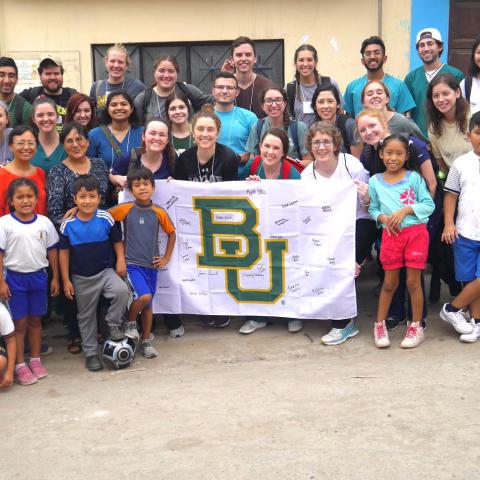 Baylor University Pre-med and Nursing Students Visit Collique, Peru